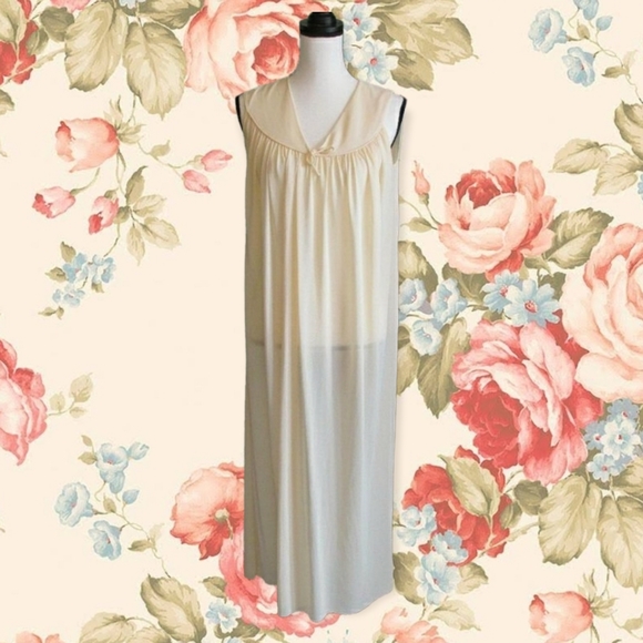 Vintage Sheer Romantic Night Gown And Robe - Picture 2 of 7